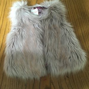 Girls faux fur vest